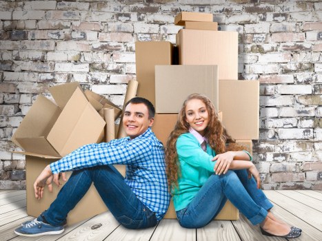 Final comparison of removal company pricing options in Streatham