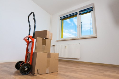 Local removal truck for furniture and boxes in Streatham
